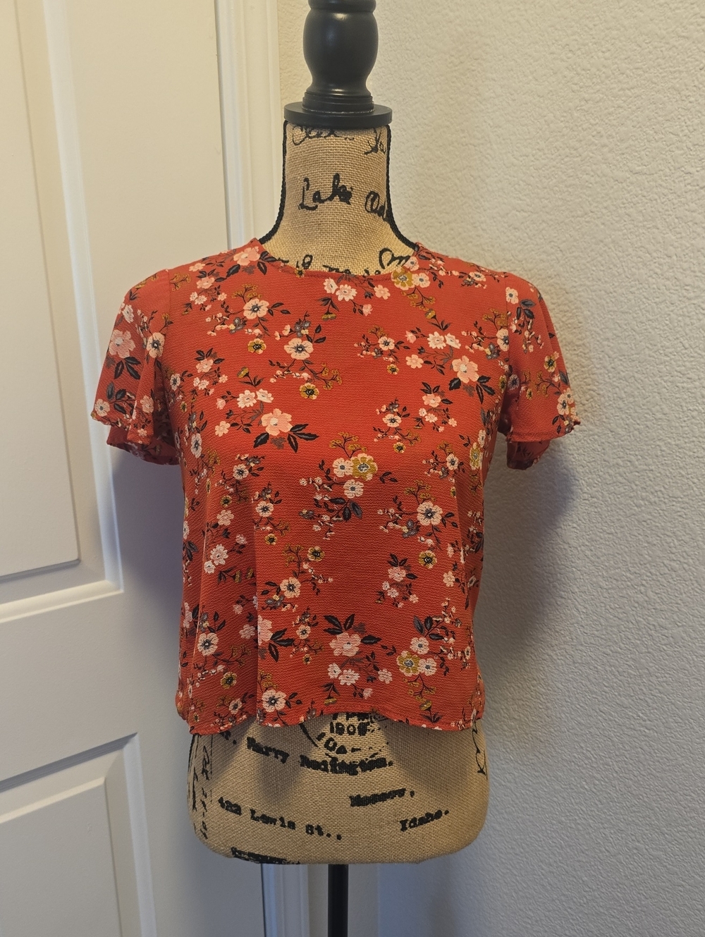 Rewind Rust Floral Short Sleeve Crop Top